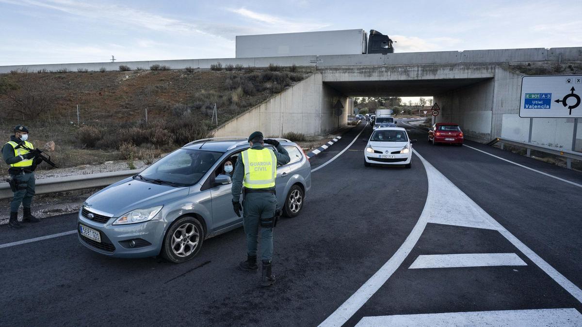 Viajar en Semana Santa: restricciones a la movilidad en la Comunitat Valenciana, donde todo parece indicar que se mantendrá el cierre perimetral hasta que pase Pascua.