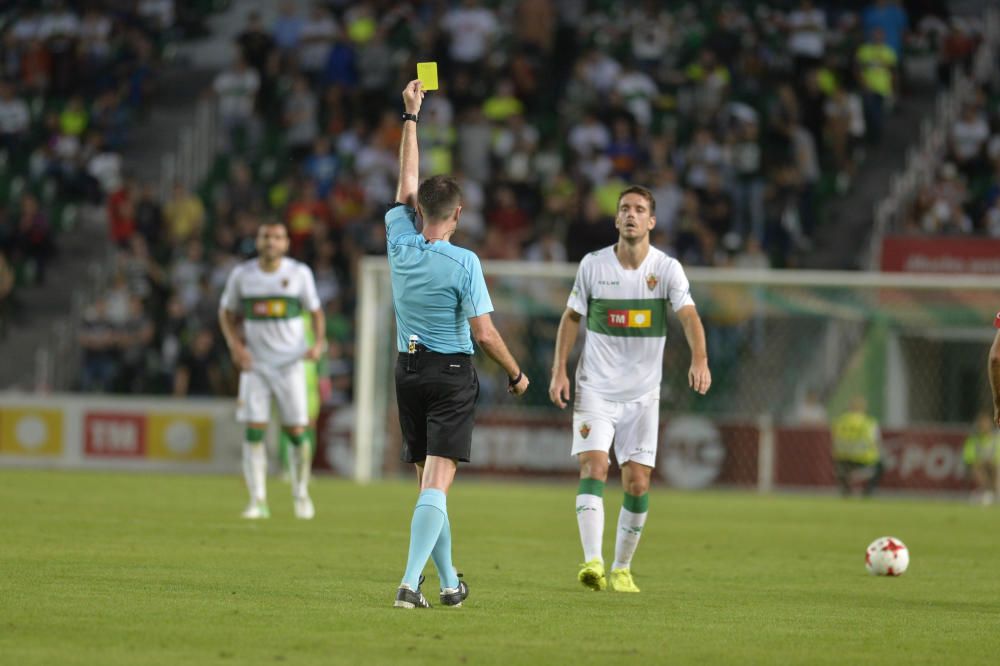 El Elche se muestra espeso y sin ideas ante el Alcoyano