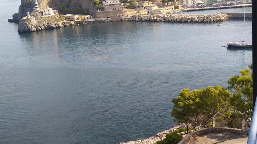 Ölfleck in der Bucht von Port de Sóller empört Anwohner und Besucher