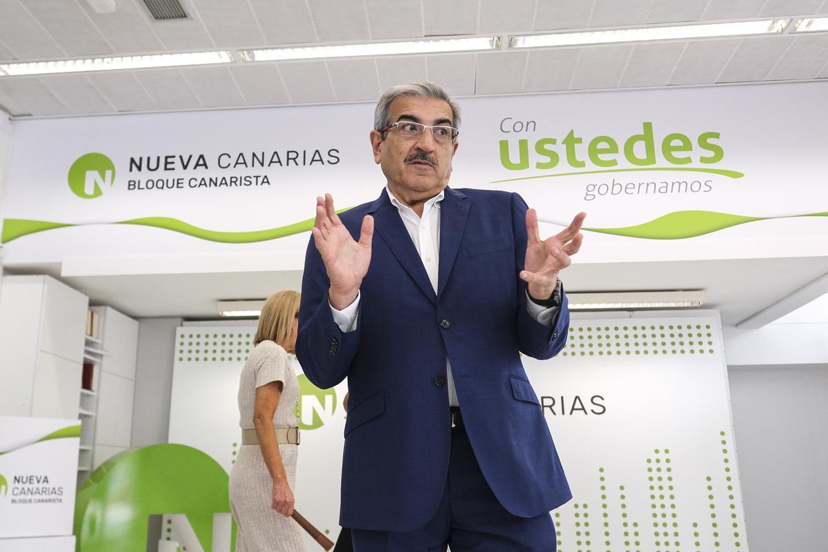 El líder de NC, Román Rodríguez, en la sede del partido en la capital grancanaria.