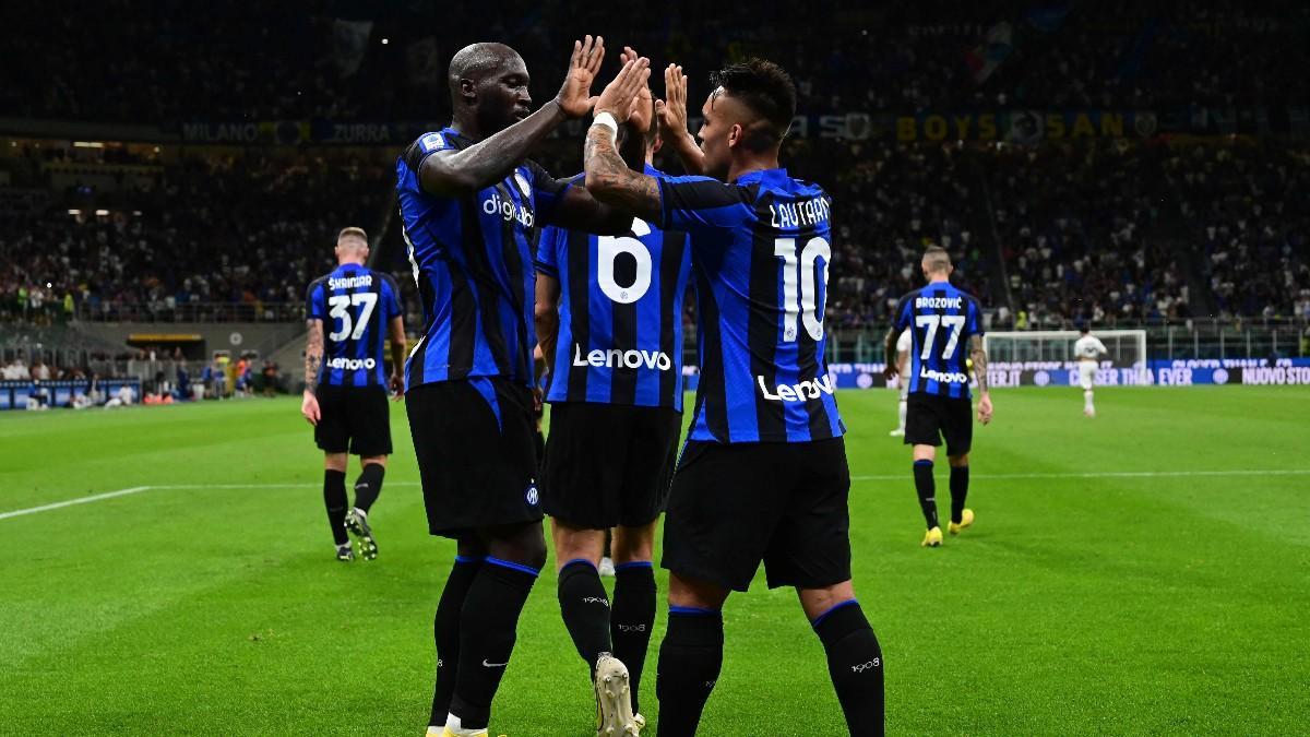 Romelu Lukaku y Lautaro Martínez celebran un gol del Inter