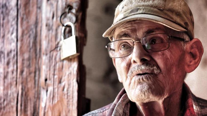 Pancho, el nonagenario agricultor de las manzanas reineta en El Sauzal