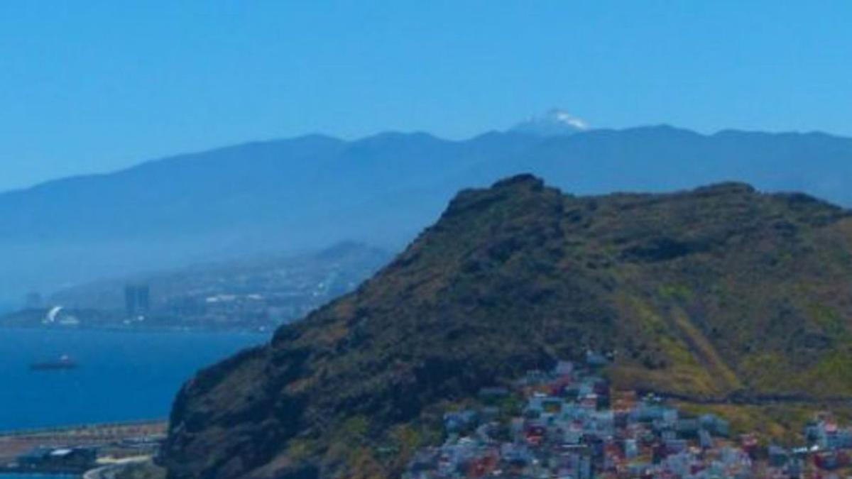 Vista de la playa de Las Teresitas, en Tenerife.