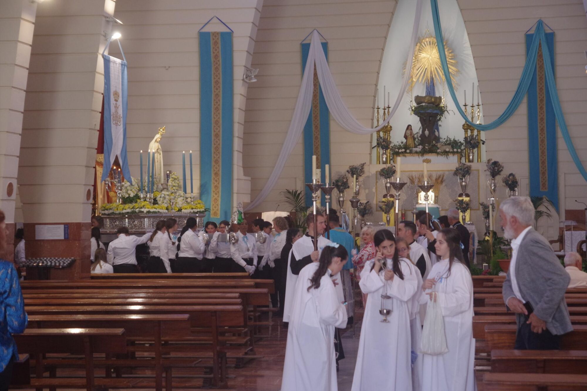 Procesión de la Virgen de Fátima por el barrio de la Trinidad, el domingo 11 de mayo de 2025