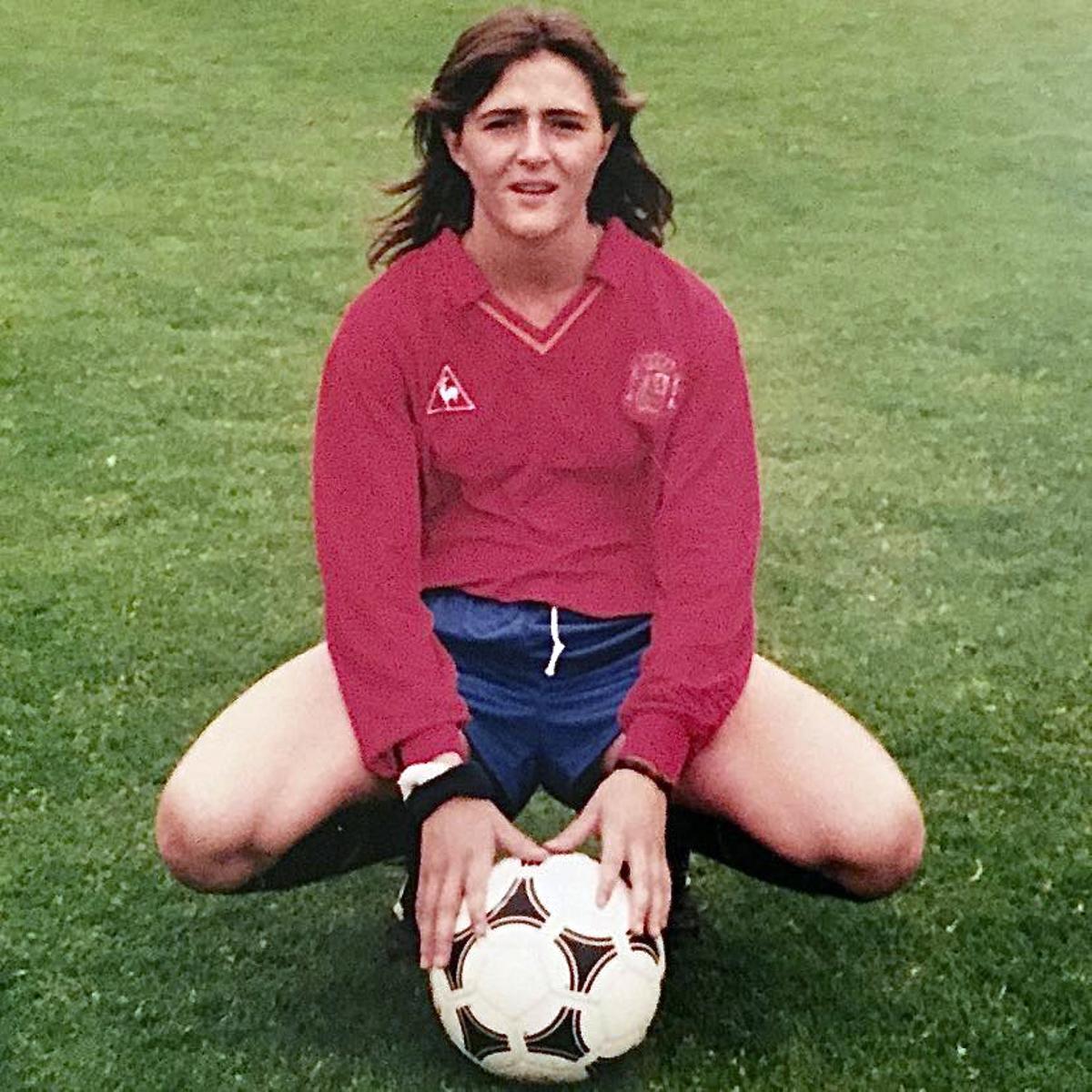 Cuca Fandos con la camiseta de la selección.