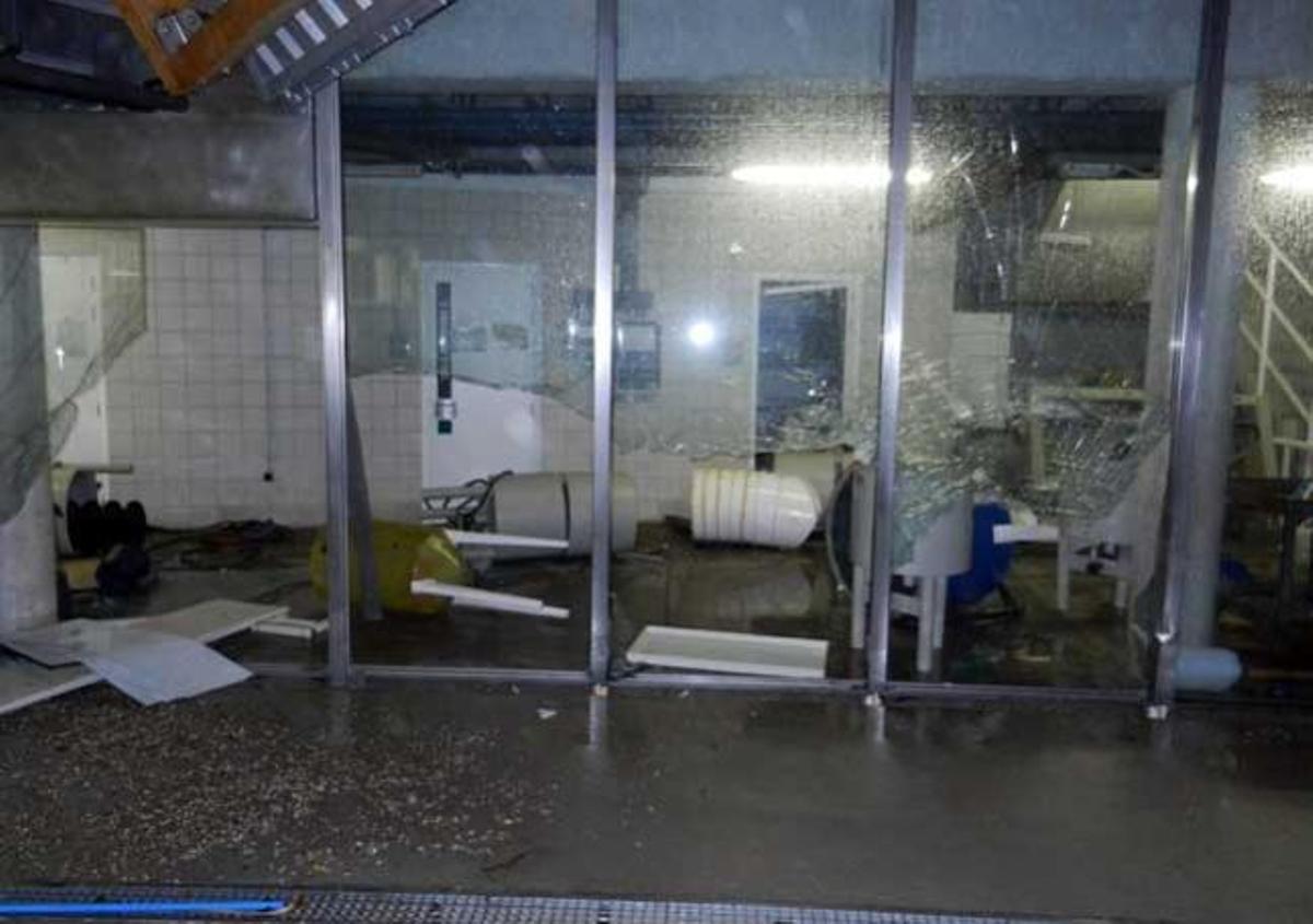 El fuerte olaje causa daños cuantiosos en la Estación de Toralla de la Universidad