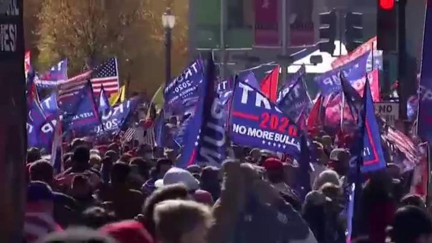 Miles de 'trumpistas' toman Washington para denunciar sin pruebas el "robo" electoral