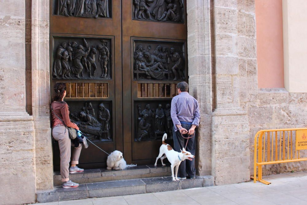La Basílica vuelve a la normalidad con el arreglo de las puertas