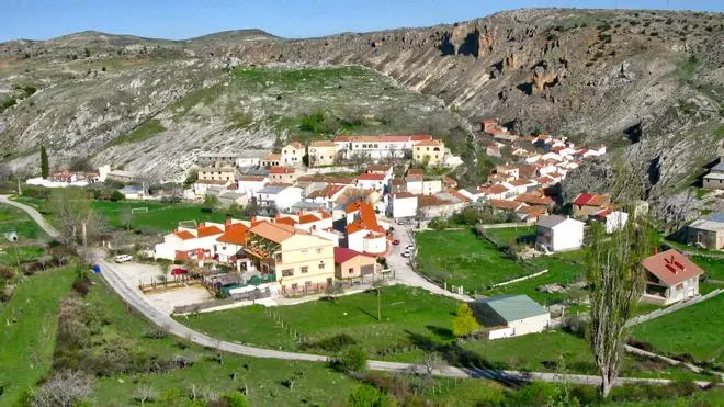 Paco es el último habitante de una pequeña aldea enclavada en la Sierra de Segura: “La gente como yo estamos en peligro de extinción. Esto va a desaparecer”