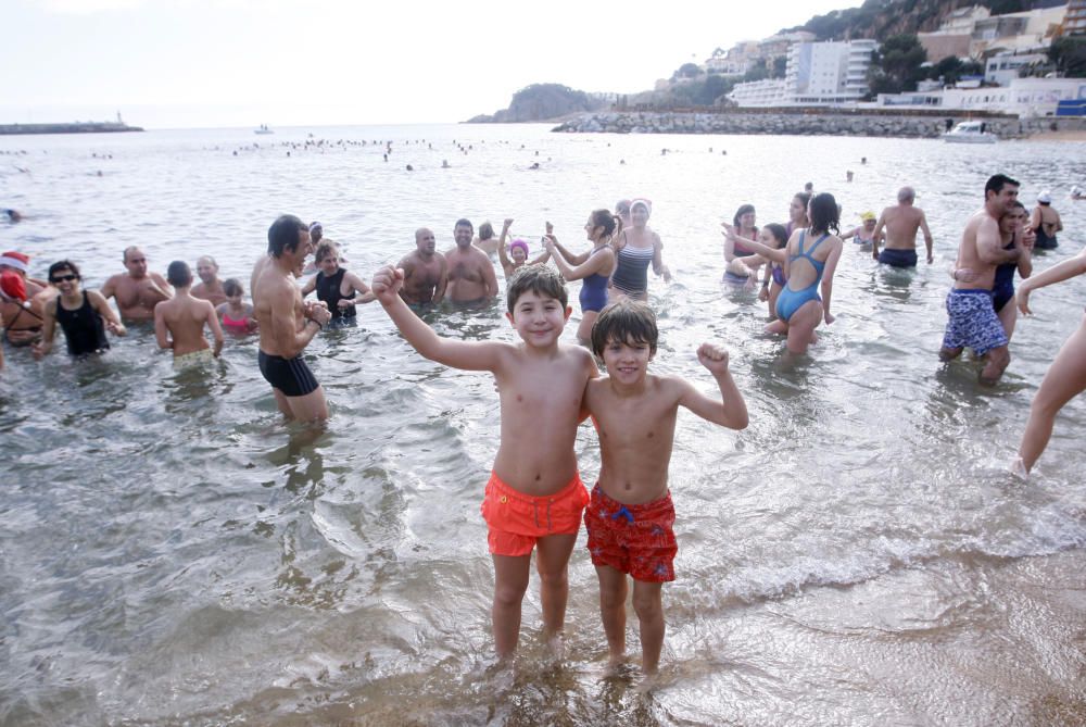 Primer bany de l'Any a 2018 - Sant Feliu de Guíxols