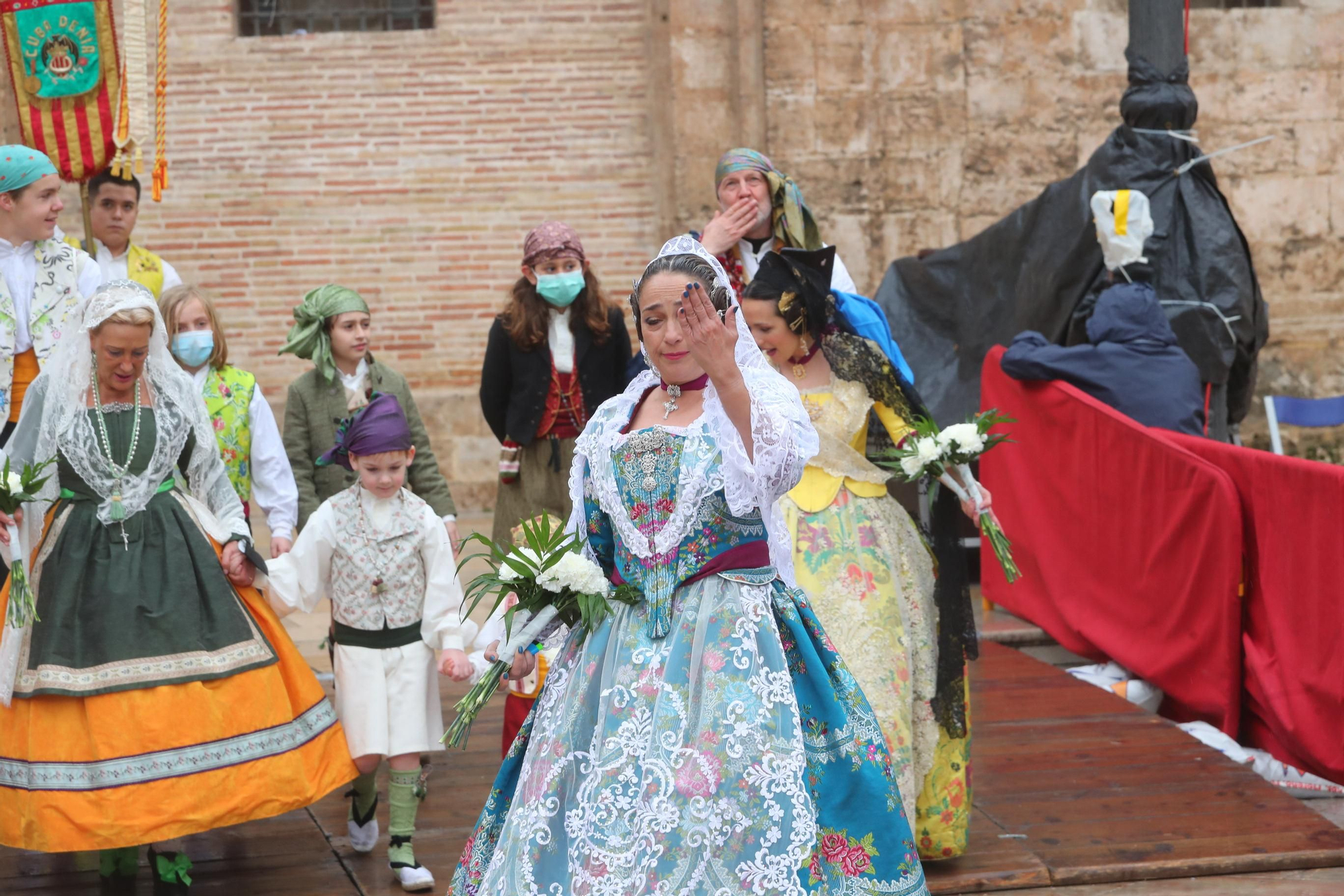Búscate en el primer día de ofrenda por la calle de la Paz (entre las 15:30 a las 17:00 horas)