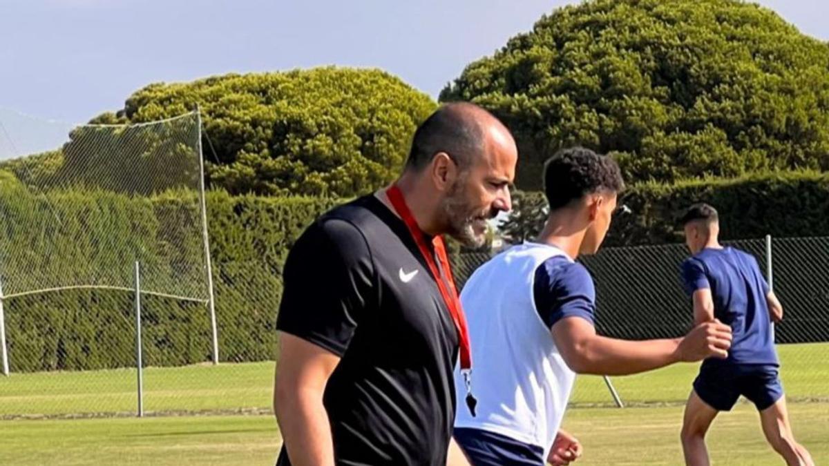 Salva Ballesta, durante un entrenamiento. |  // SAN FERNANDO