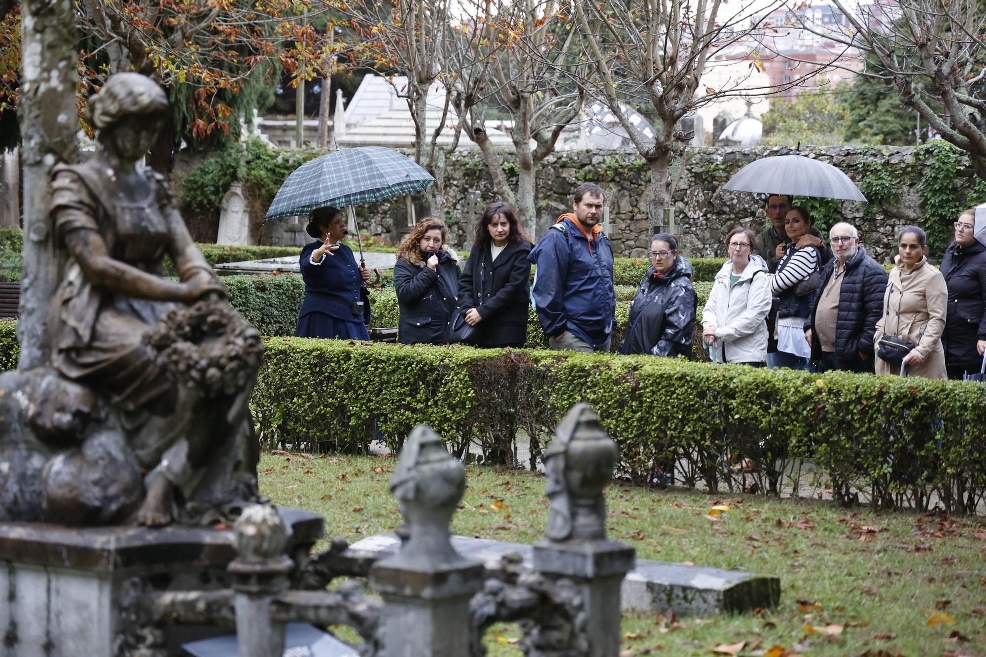 Recorremos el cementerio de Pereiró con Cachamuiña, Concepción Arenal e Irene Ceballos