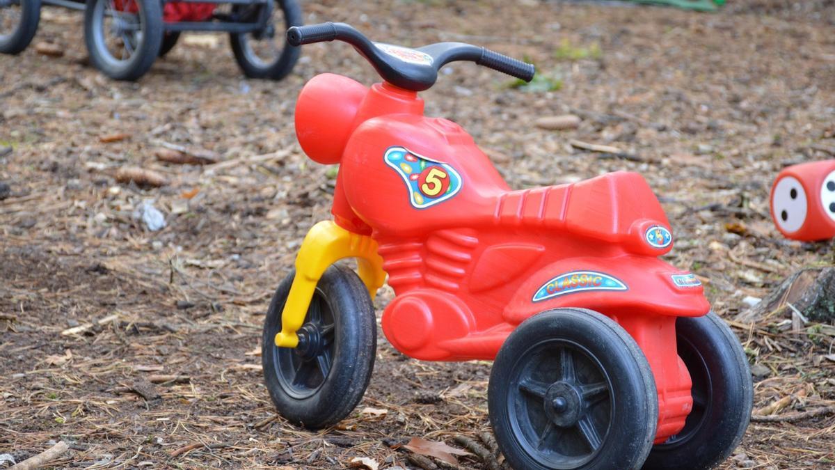 Dos niños de dos años se fugan de una guardería en motos de juguete - Onda  Vasca