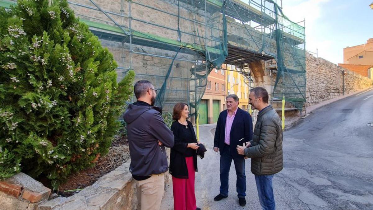 La alcaldesa y el concejal de Infraestructuras visitaron las obras esta semana. | AYUNTAMIENTO DE TERUEL