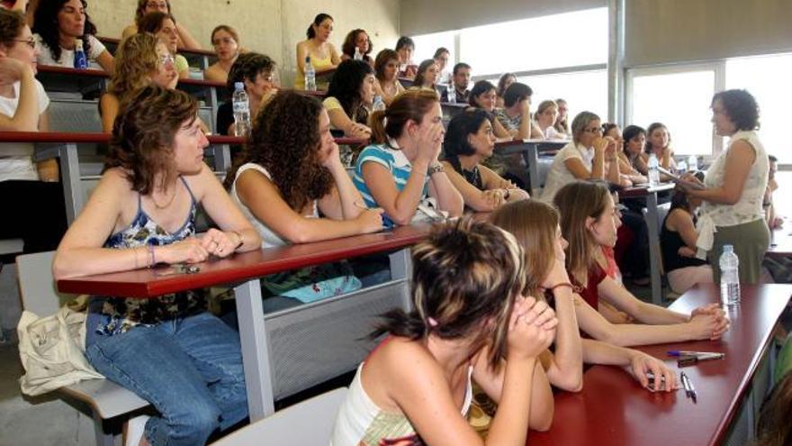 Profesores de Secundaria durante los exámenes de la oposición de hace dos años