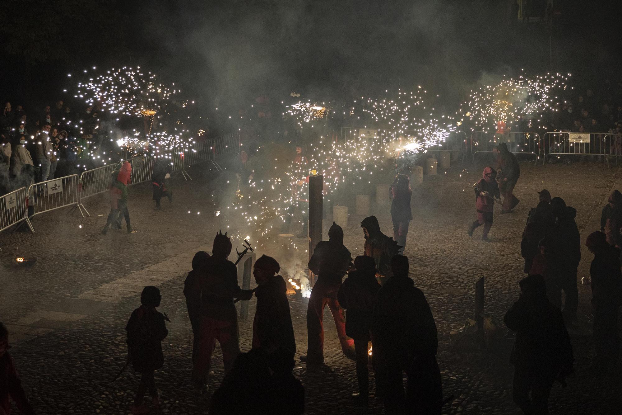 Espectacle estàtic de foc dels Trons de l'Onyar