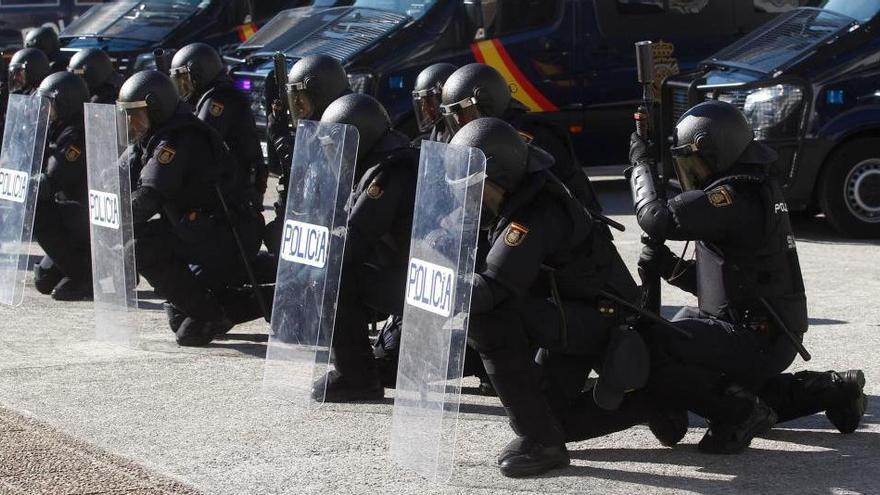 Interior comença a traslladar agents de la Policia Nacional i de la Guàrdia Civil a Catalunya