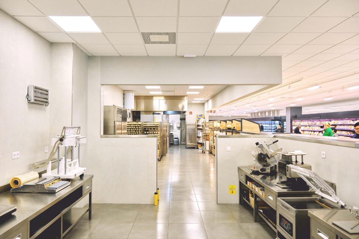 Modelo de tienda con obrador central, instalado ya en la de Xirivella.