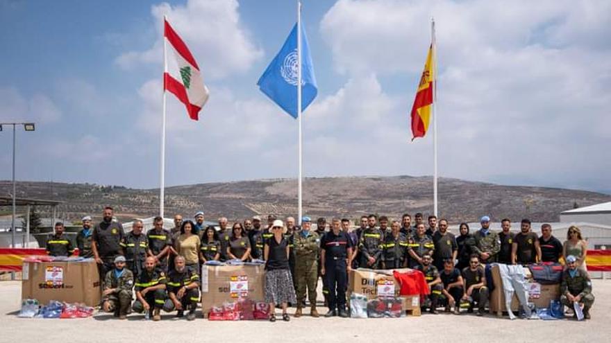 Militares de la BRI X en el Líbano entregan ropa de trabajo y seguridad