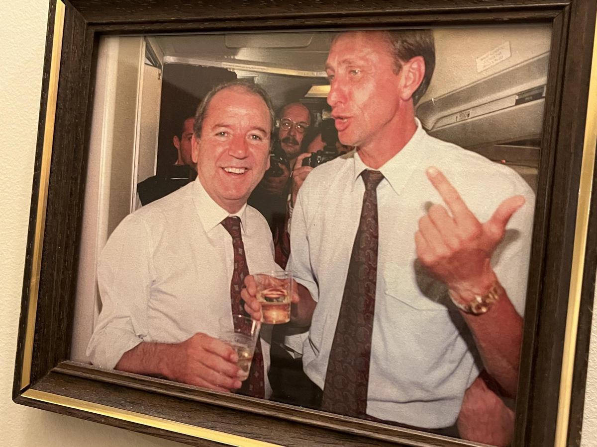 Uno de los típicos momentos entre Josep Lluis Núñez y Johan Cruyff.