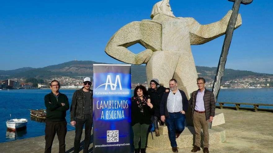 Varios referentes de la cultura y el asociacionismo moañés llamando a la marcha del 23.