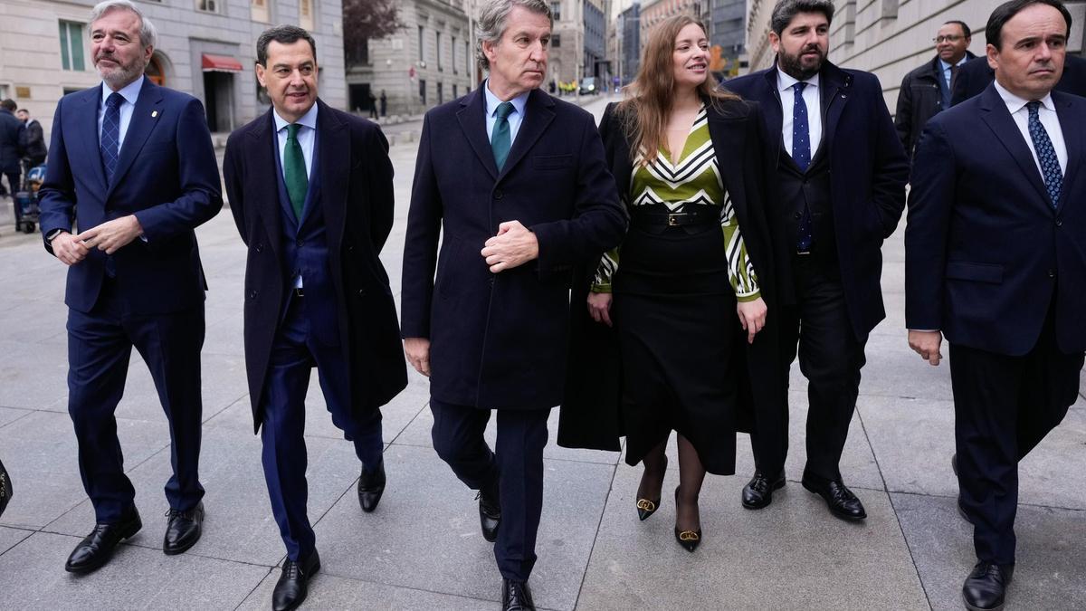 Feijóo tutela un relevo tranquilo en el PPCV para atar la nueva era Llorca