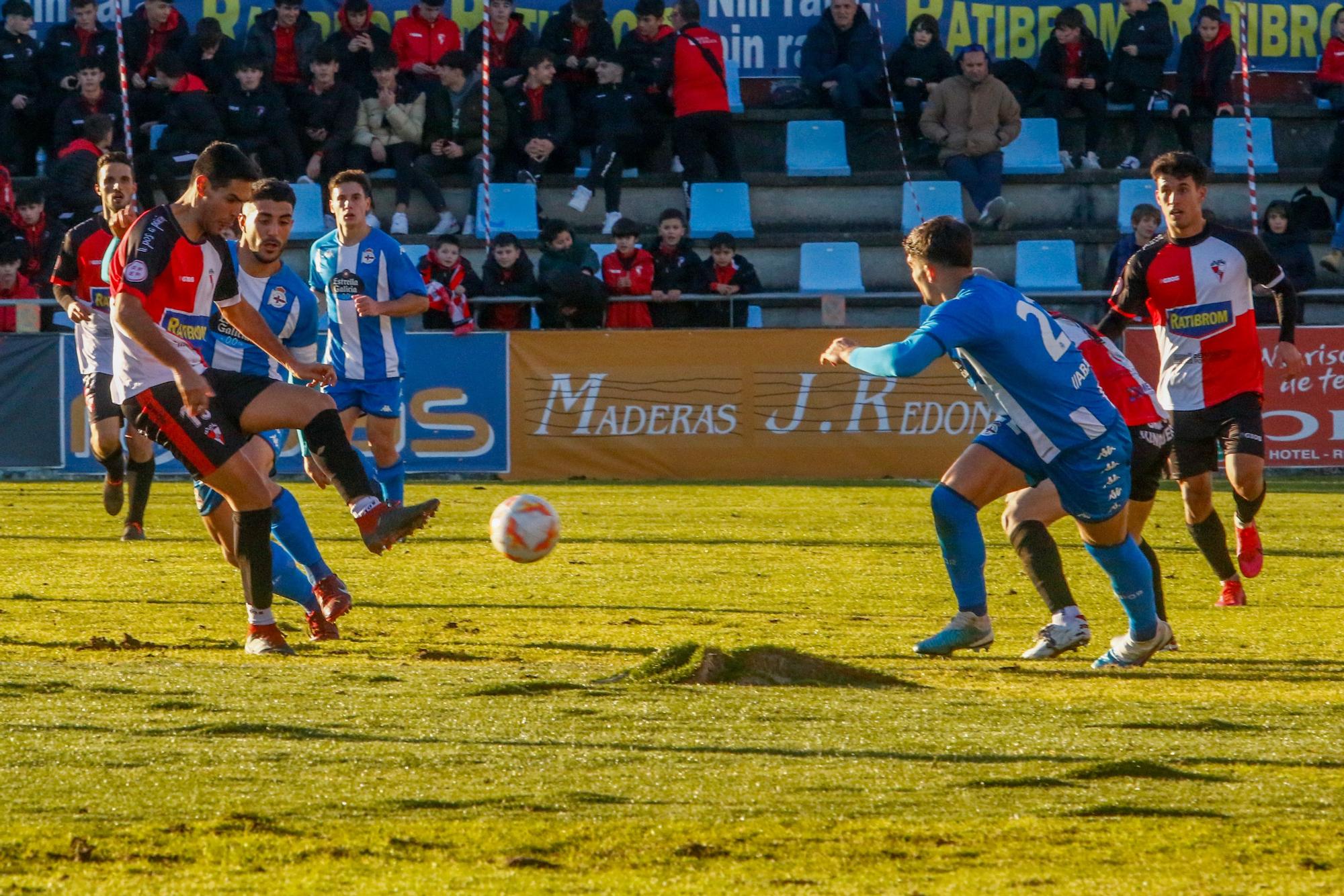 Las mejores imágenes del Arosa-Fabril con las gradas de A Lomba a rebosar