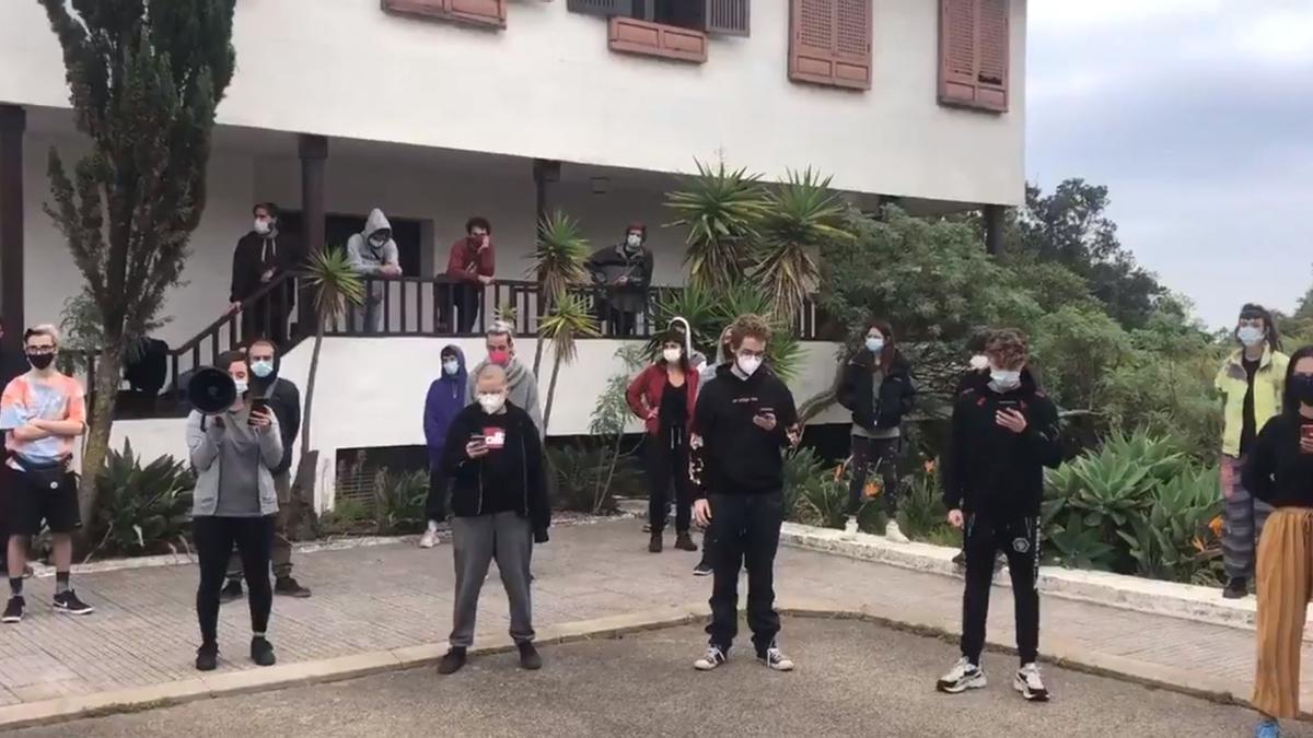 Comunicado de los estudiantes en el encierro en el Rectorado al proceder a su desalojo voluntario