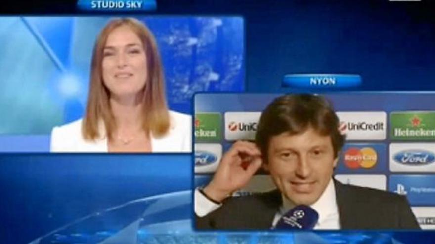 La periodista, sorprendida por su novio en directo.