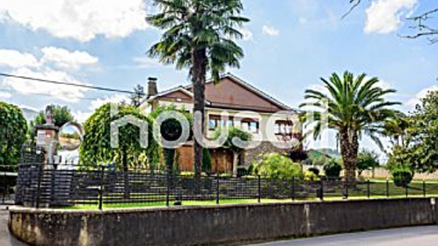 365.000 € Venta de casa en Parroquias Norte (Oviedo) 250 m2, 4 habitaciones, 2 baños, 1.460 €/m2...