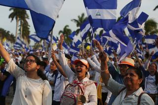 Policía en Nicaragua impide manifestación de grupo opositor