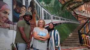 Moses von Kallon, Nadia Tabib y Boutaina El Hadri en la sede de Jovesolides