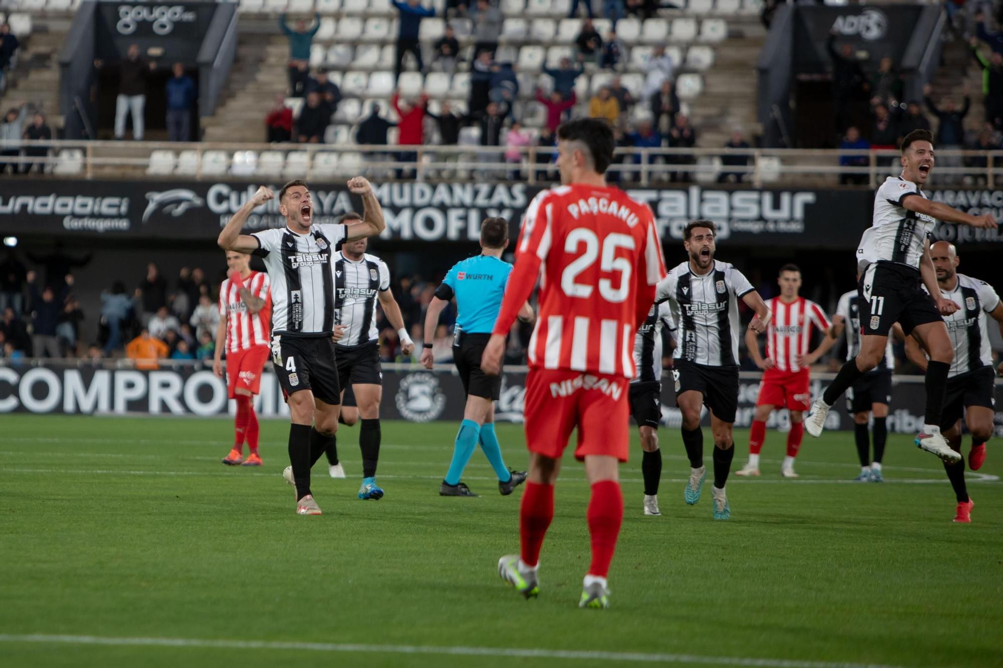 FC Cartagena - Sporting de Gijón en imágenes