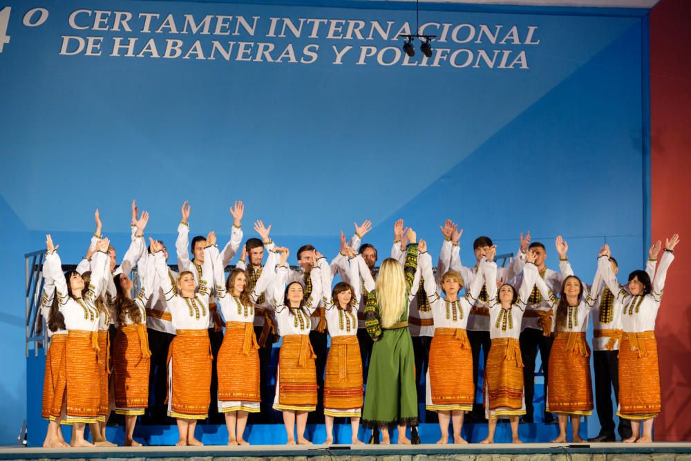 Tercera velada y primera de competención del Certamen Internacional de Habaneras y Polifonía de Torrevieja