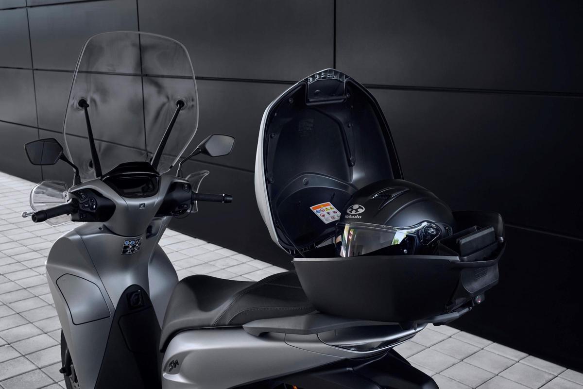 El asiento, más cómodo gracias a una nueva espuma, mantiene su forma plana y accesible