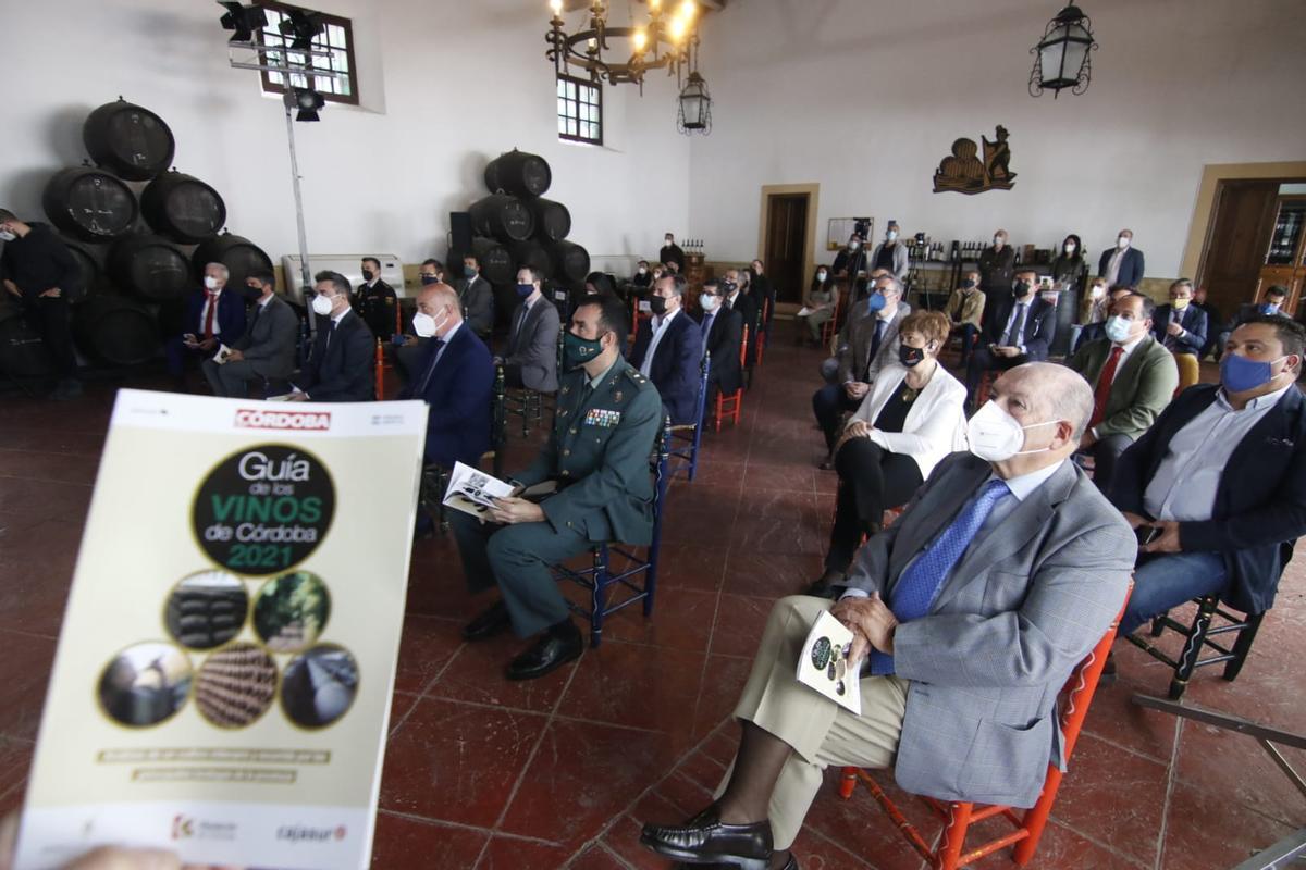 Asistentes a la presentación de la Guía de los vinos de Córdoba 2021.