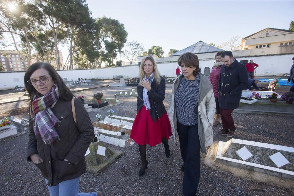 Visita de la ministra de Justicia a las exhumaciones en Castelló