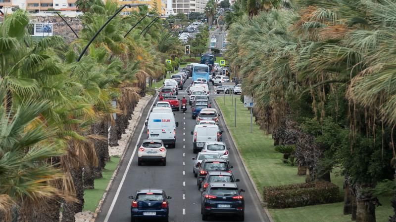 Tráfico en el muelle de Los Cristianos