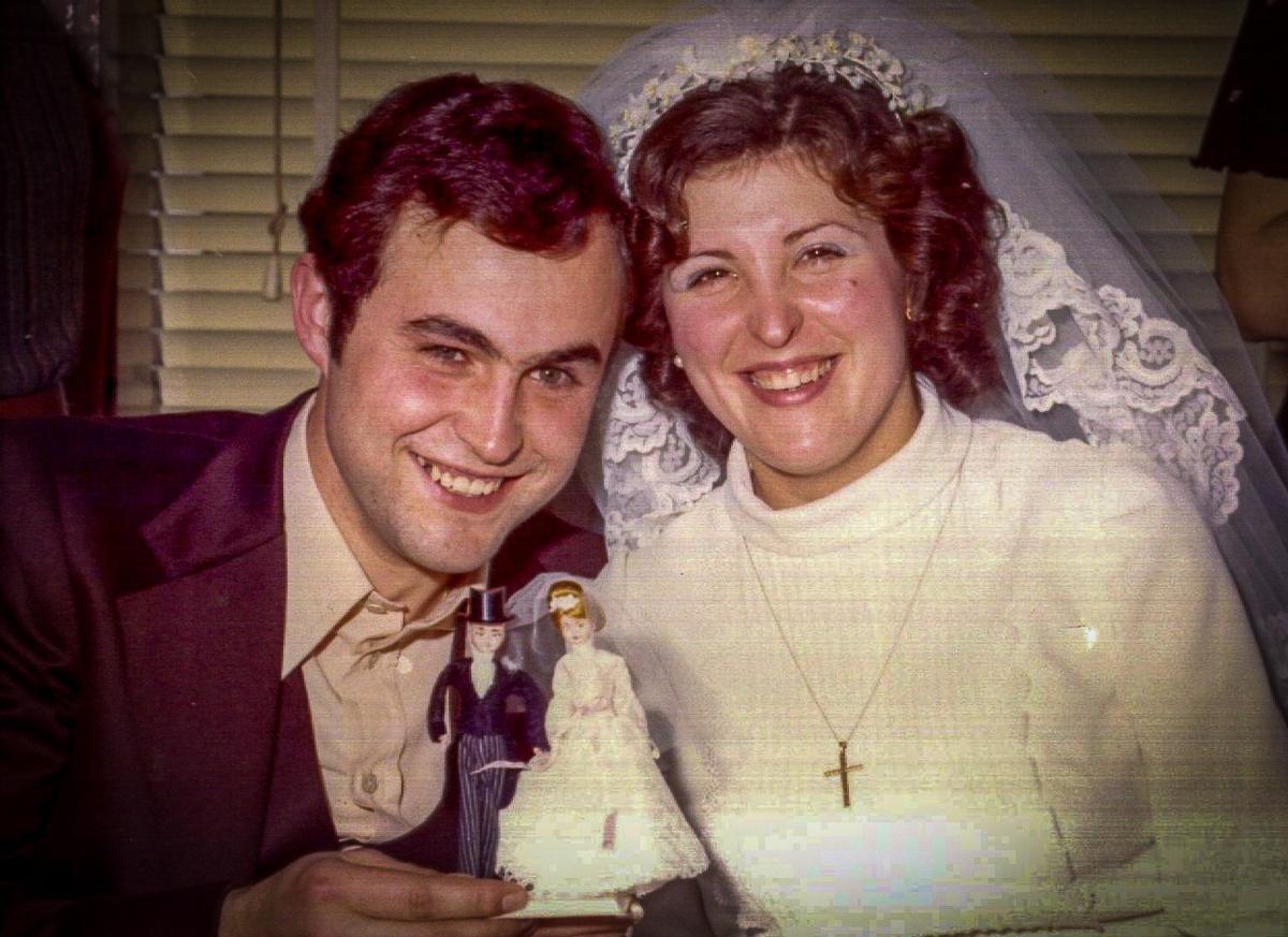 Homenaje a los matrimonios contraídos en 1976.