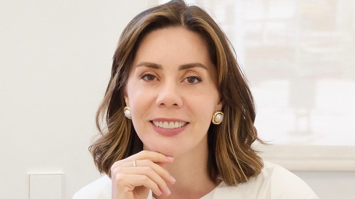 La Dra. Liza Mkhitaryan es médico estético y fundadora de MonaSmile Clinic en Barcelona y Lloret de Mar.