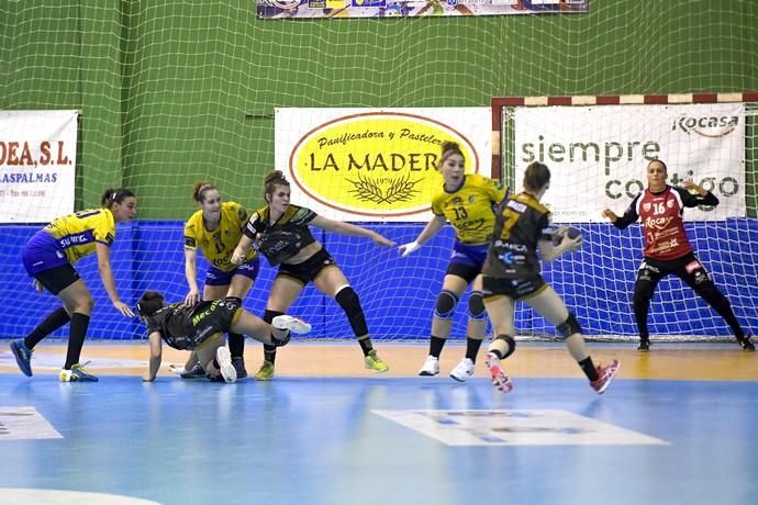 26-02-20 DEPORTES. PABELLON DE LAS REMUDAS. BARRIO DE LAS REMUDAS. TELDE. Partido de balonmano femenino entre el Remudas Rocasa y el Guardés disputado en Pabelloon Antonio Moreno del barrio teldense de Las Remudas.    Fotos: Juan Castro.  | 26/02/2020 | Fotógrafo: Juan Carlos Castro