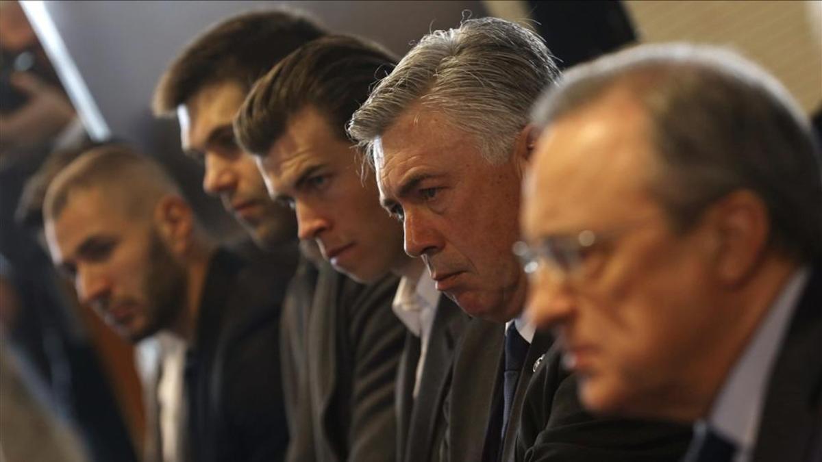 Florentino Pérez, Ancelotti y Bale, en un acto celebrado en 2015