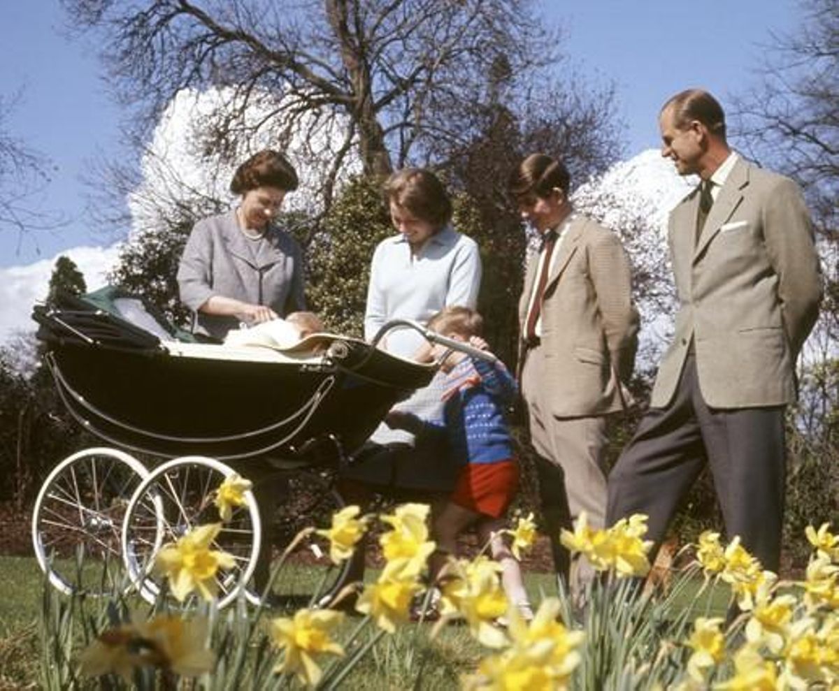 La reina Isabel II i la seva família el 1965.