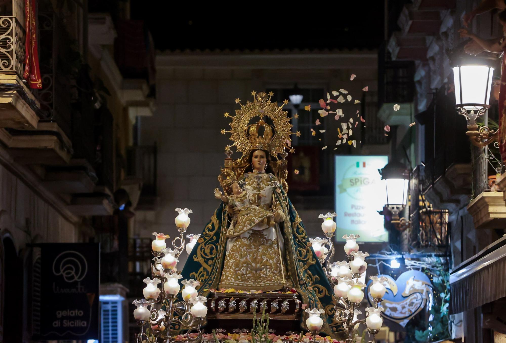 Procesión de la Virgen del Remedio y la Santa Faz por el casco antiguo de Alicante