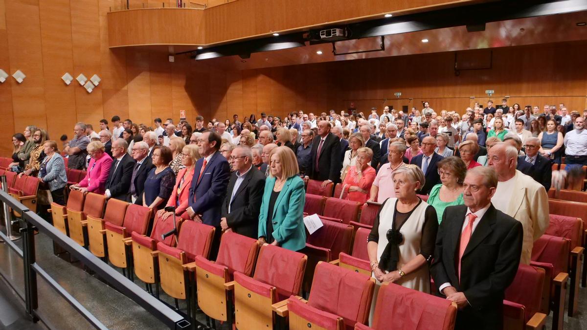Las imágenes del homenaje a los matrimonios que celebran sus bodas de oro en Vila-real