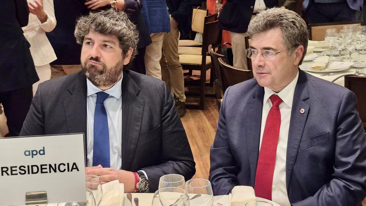 José Miguel García, CEO de Vodafone España, junto al presidente de la Región de Murcia, Fernando López Miras