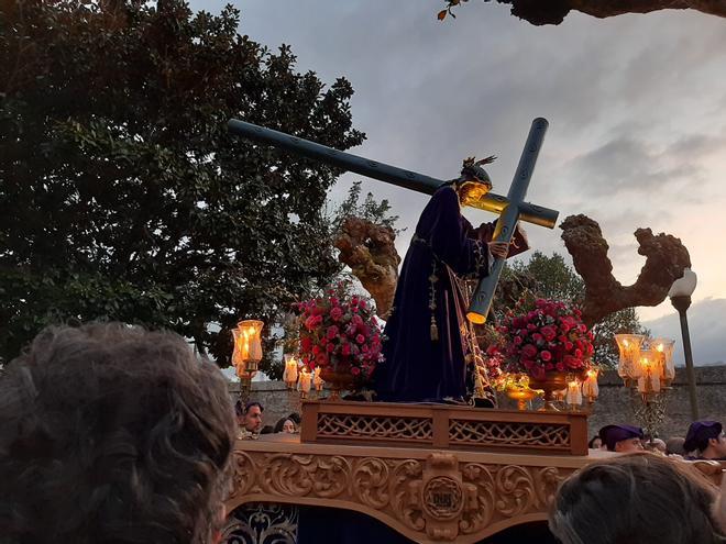 EN IMÁGENES: La procesión del Calvario de Villaviciosa