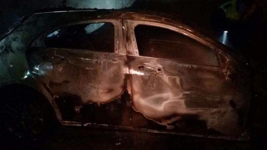 Els Mossos investiguen l&#039;incendi d&#039;un cotxe a Vidreres