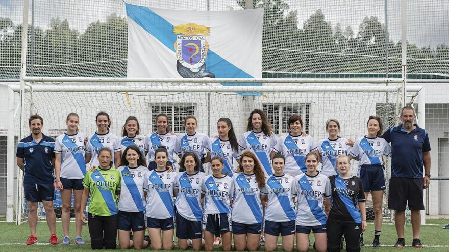 Las jugadoras que defenderán los colores de la selección gallega femenina. |   // FDV